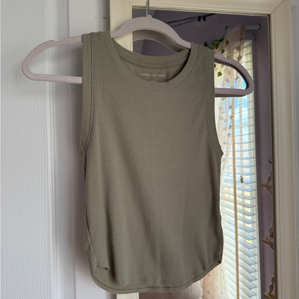 American Eagle Outfitters Green Fitted Sleeveless Tank Top